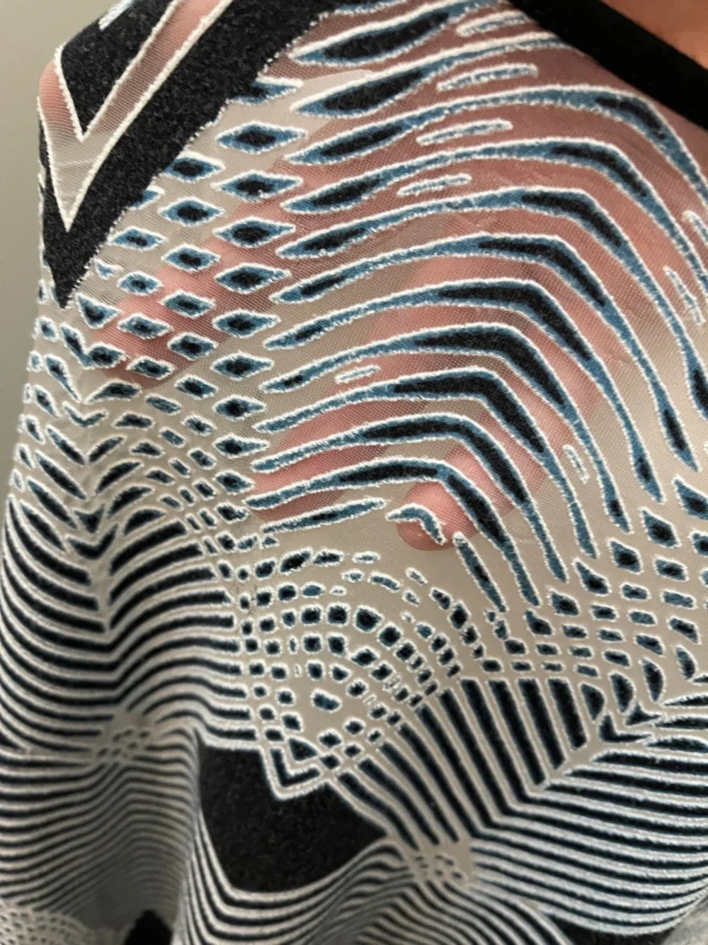 Worthington Black and White Geometric Scoop Neck Tank - Picture 4 of 6